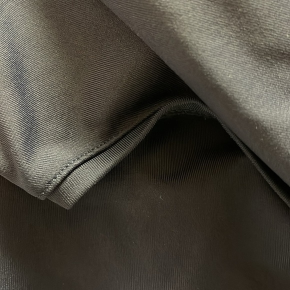 Rw&Co size women’s medium blouse style sleeveless top in navy blue - Picture 5 of 5